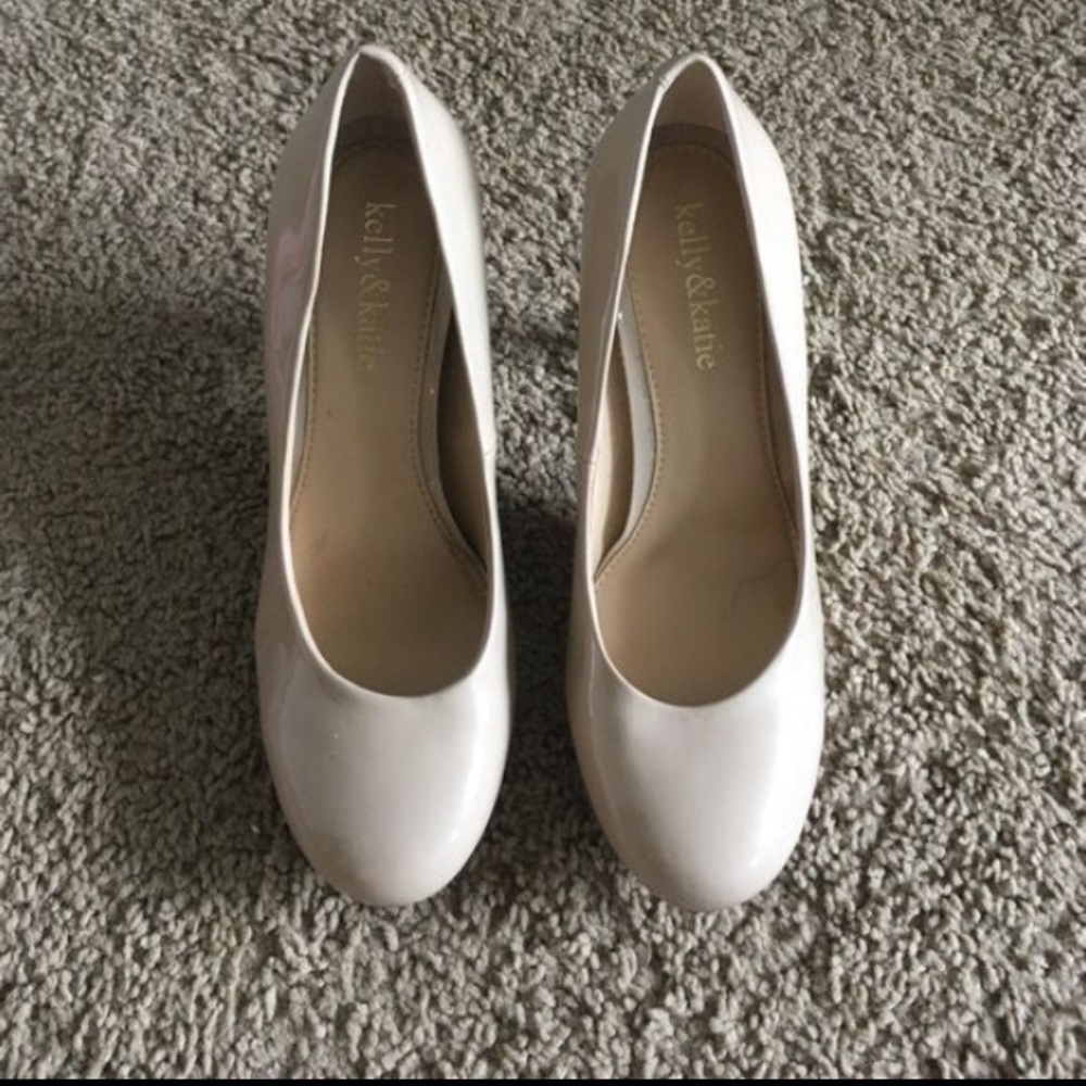 Womens business heels, size 7